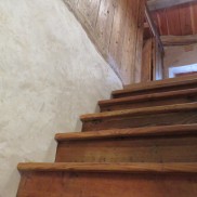 3 scala sale al primo piano